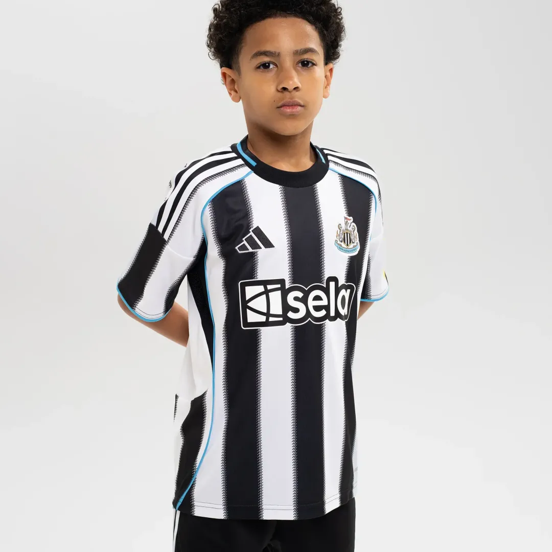 Newcastle United Youth Home Kit - Image 4