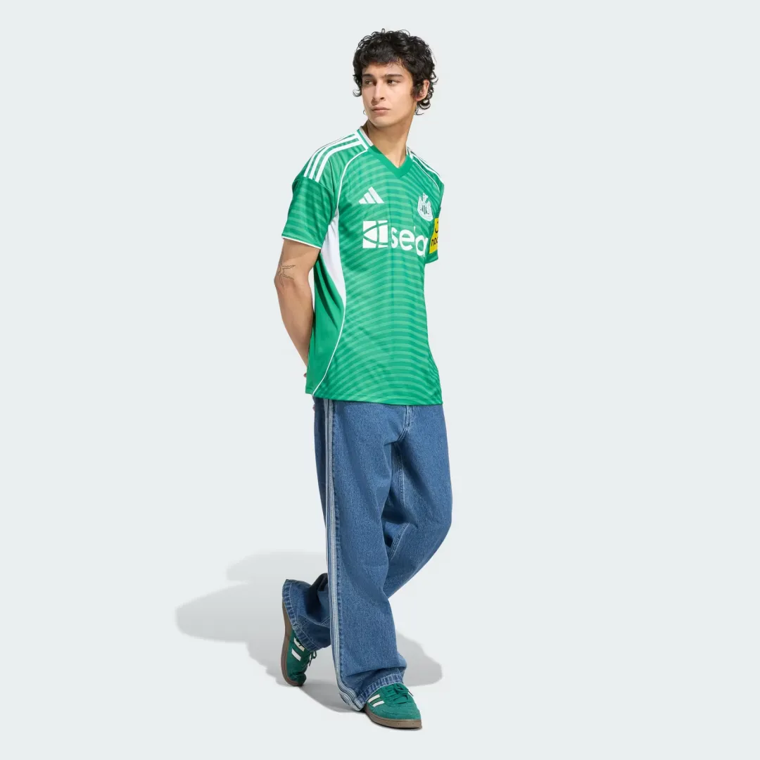 Newcastle United Away Jersey - Image 5