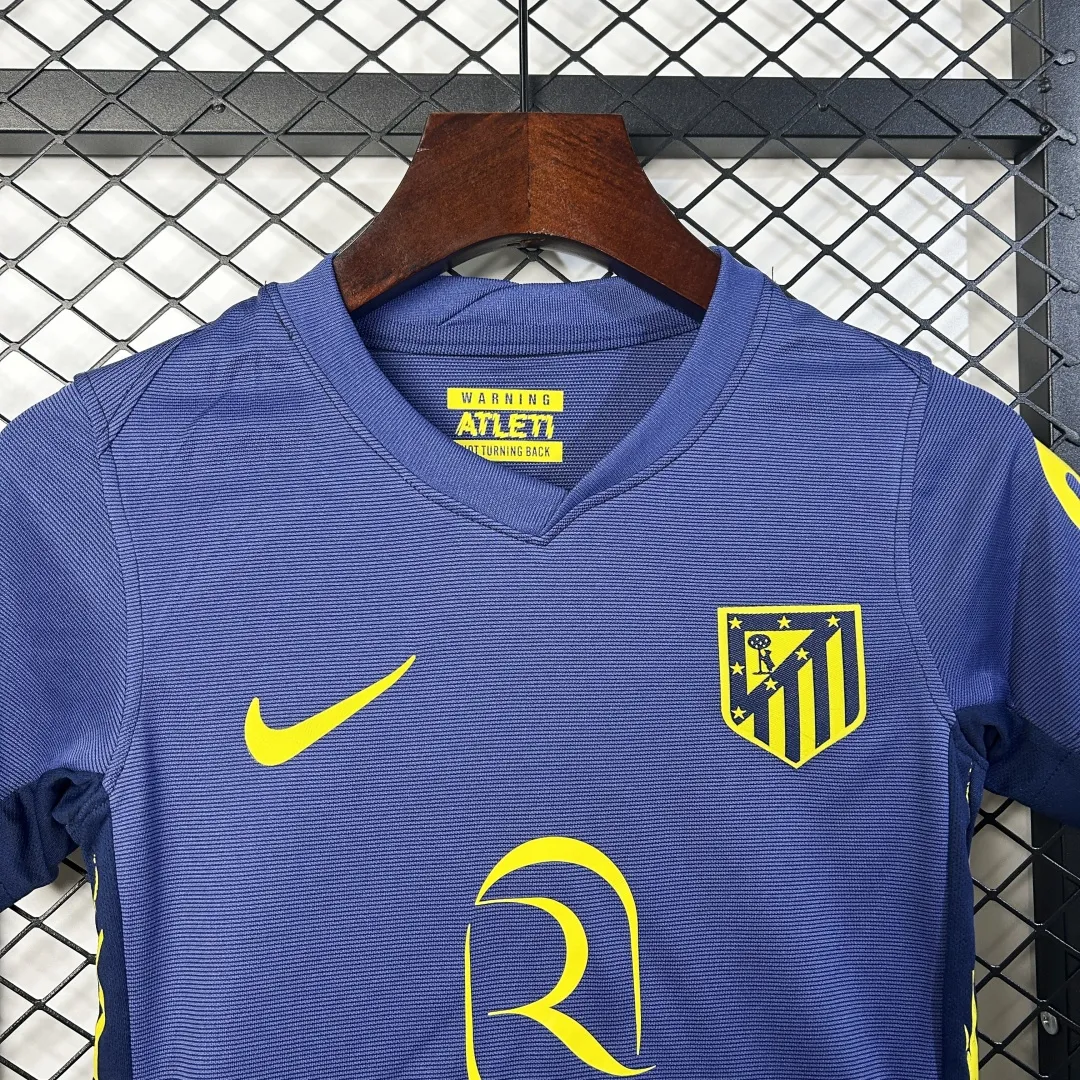 Atletico Madrid Kids Kit - Image 3