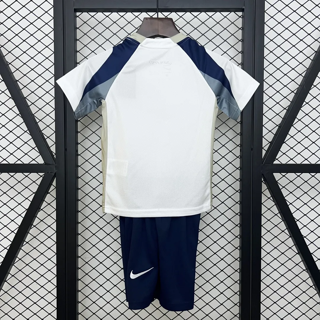 Tottenham Kids Football Kit - Image 8