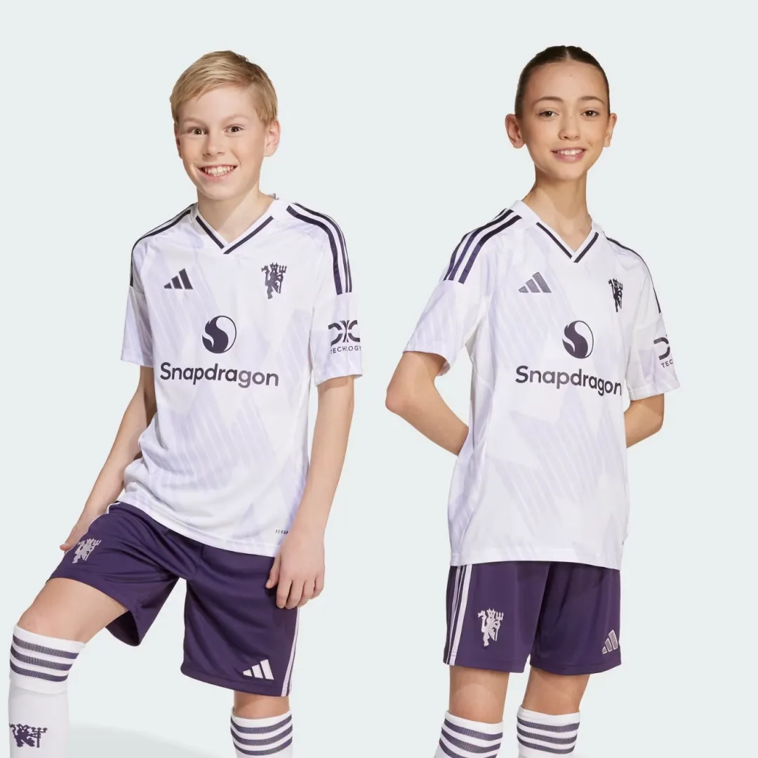 Manchester United Kids Kit - Image 5