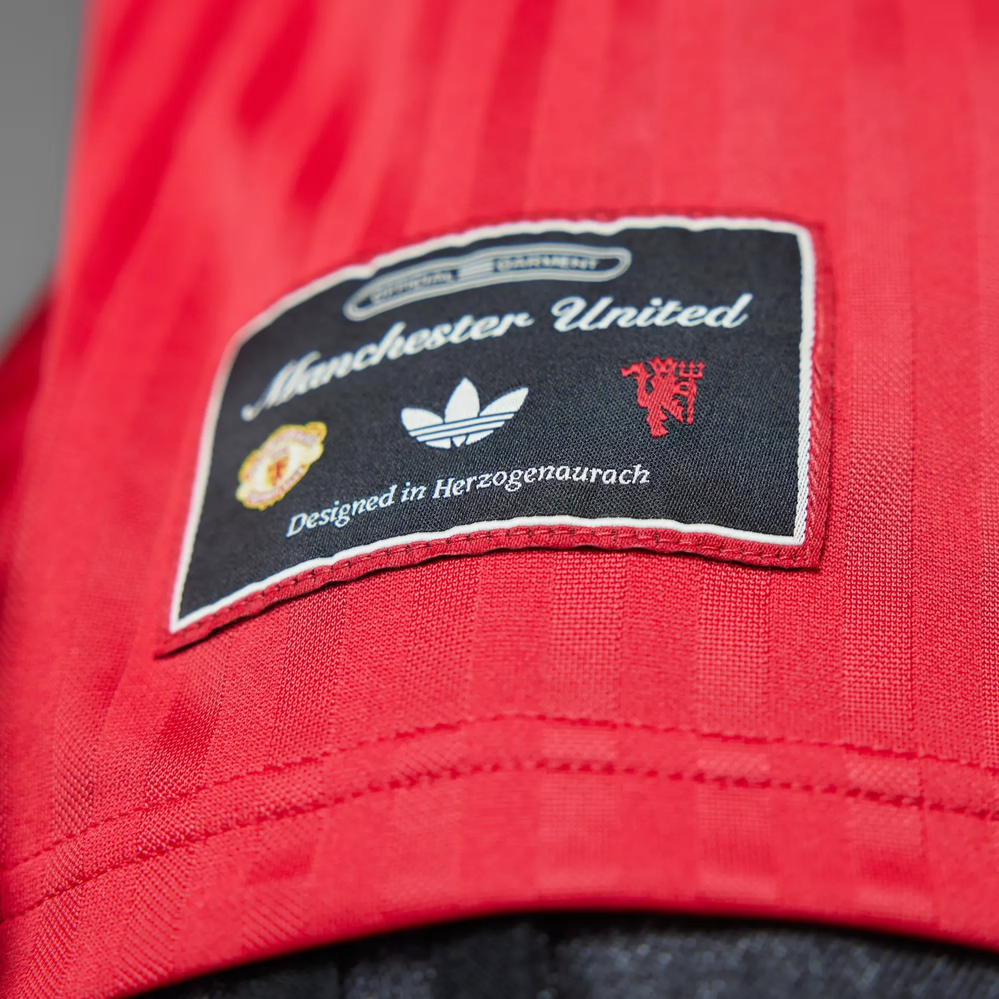 Manchester United Football Jersey - Image 6