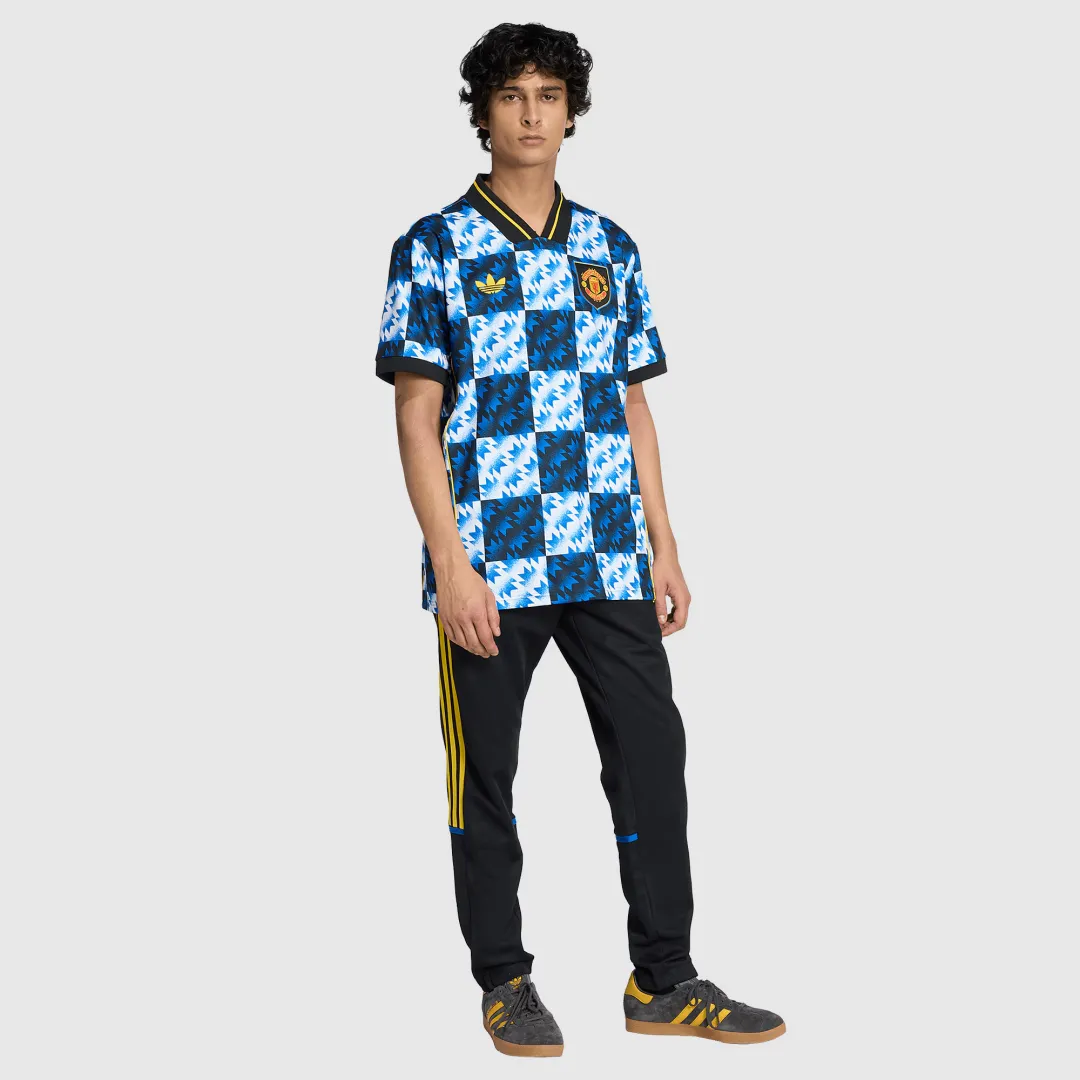 Manchester United Retro Soccer Jersey - Image 4