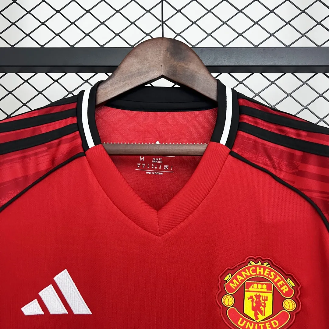 Manchester United Home Jersey - Image 3