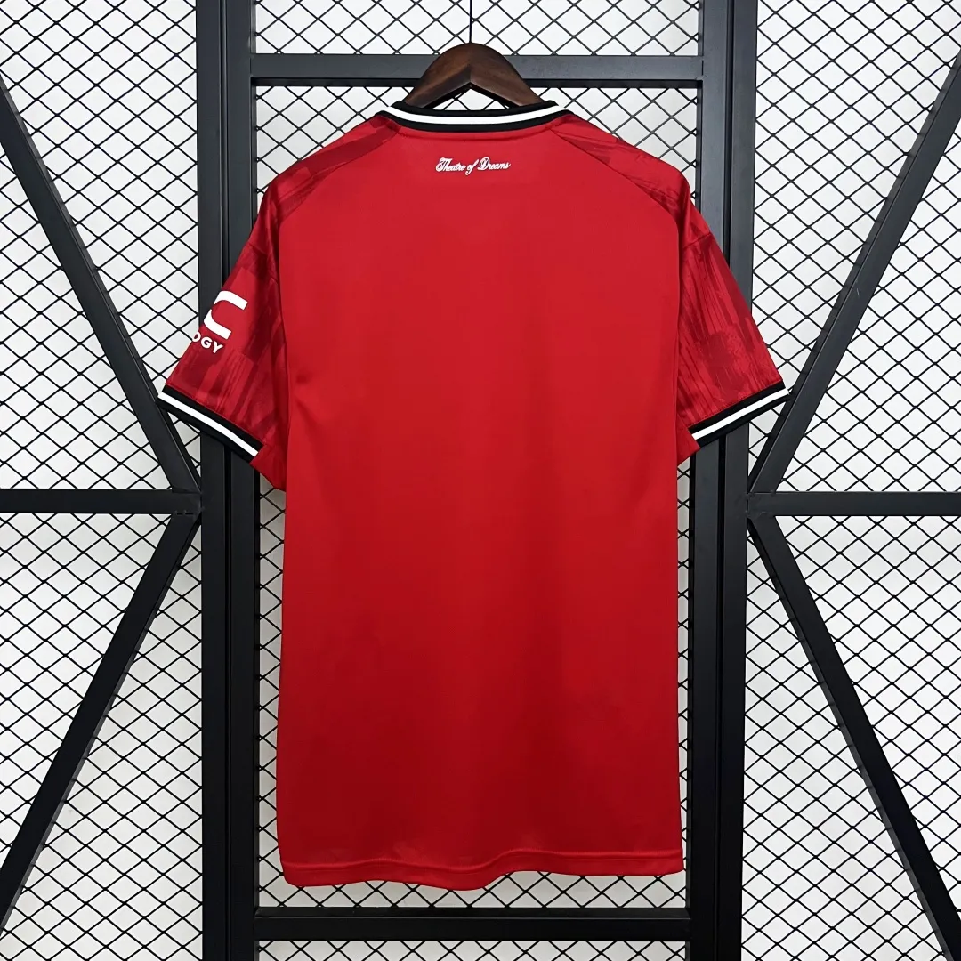 Manchester United Home Jersey - Image 10