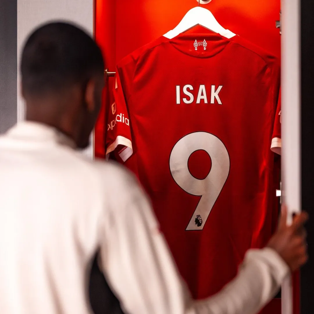 Liverpool ISAK 9 Home Jersey - Image 4