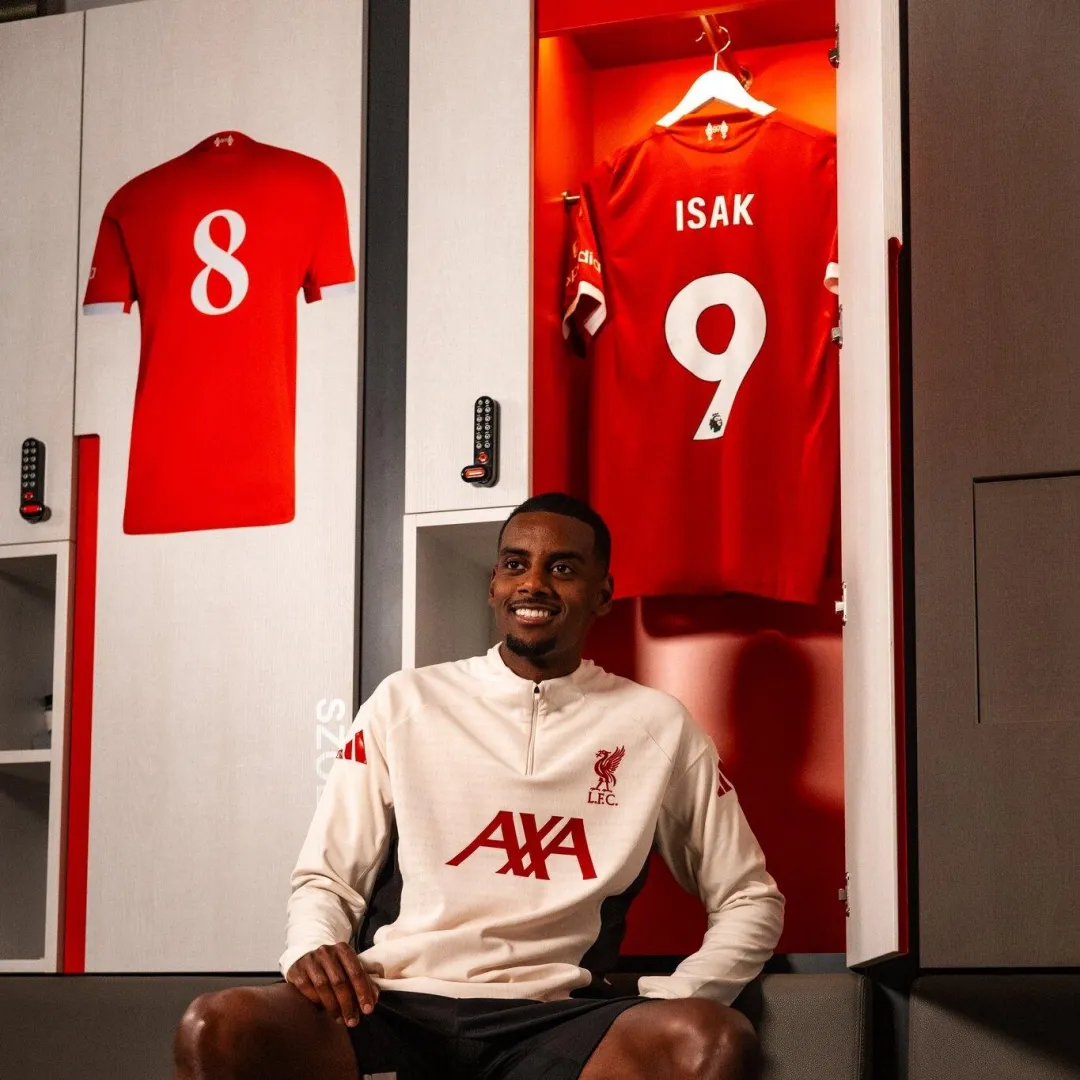 Liverpool ISAK 9 Home Jersey - Image 8