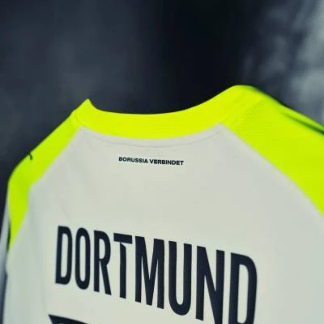 Puma Borussia Dortmund Jersey - Image 9
